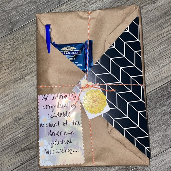 BLIND DATE WITH A BOOK - Picture 7 of 9